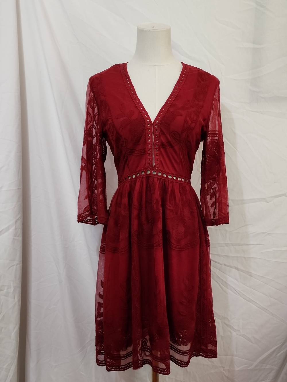 Women's V-Neck Lace Detail Midi Dress in Deep Red